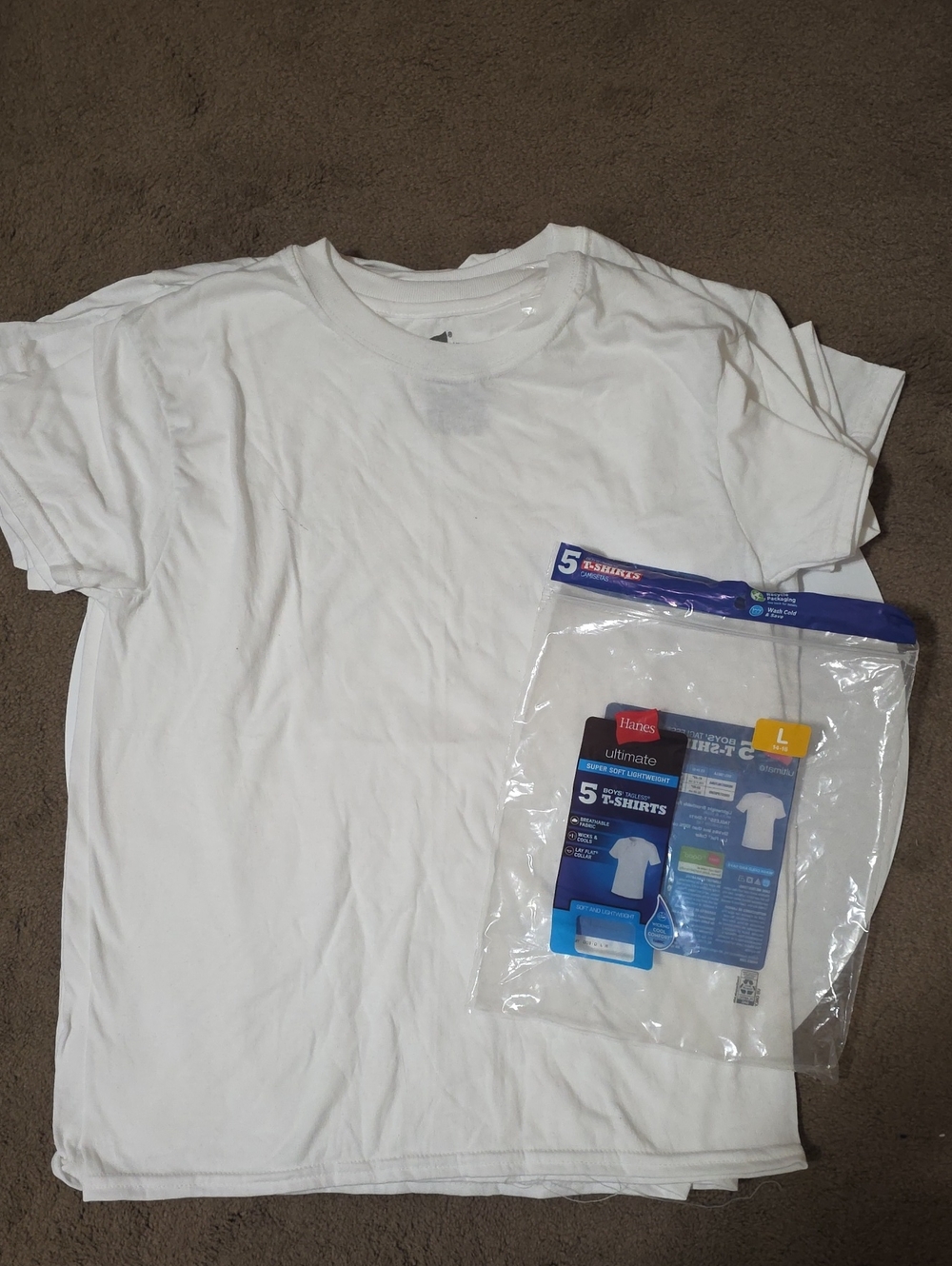 Hanez Boys TShirt New White Size Large